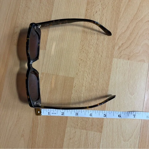 Quay Australia Karma Tortoise Shell Rectangle Sunglasses - Brown Gradient Lenses - Picture 11 of 13